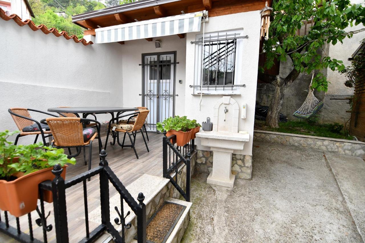 Garden Of Dreams & Free Private Parking Apartment *